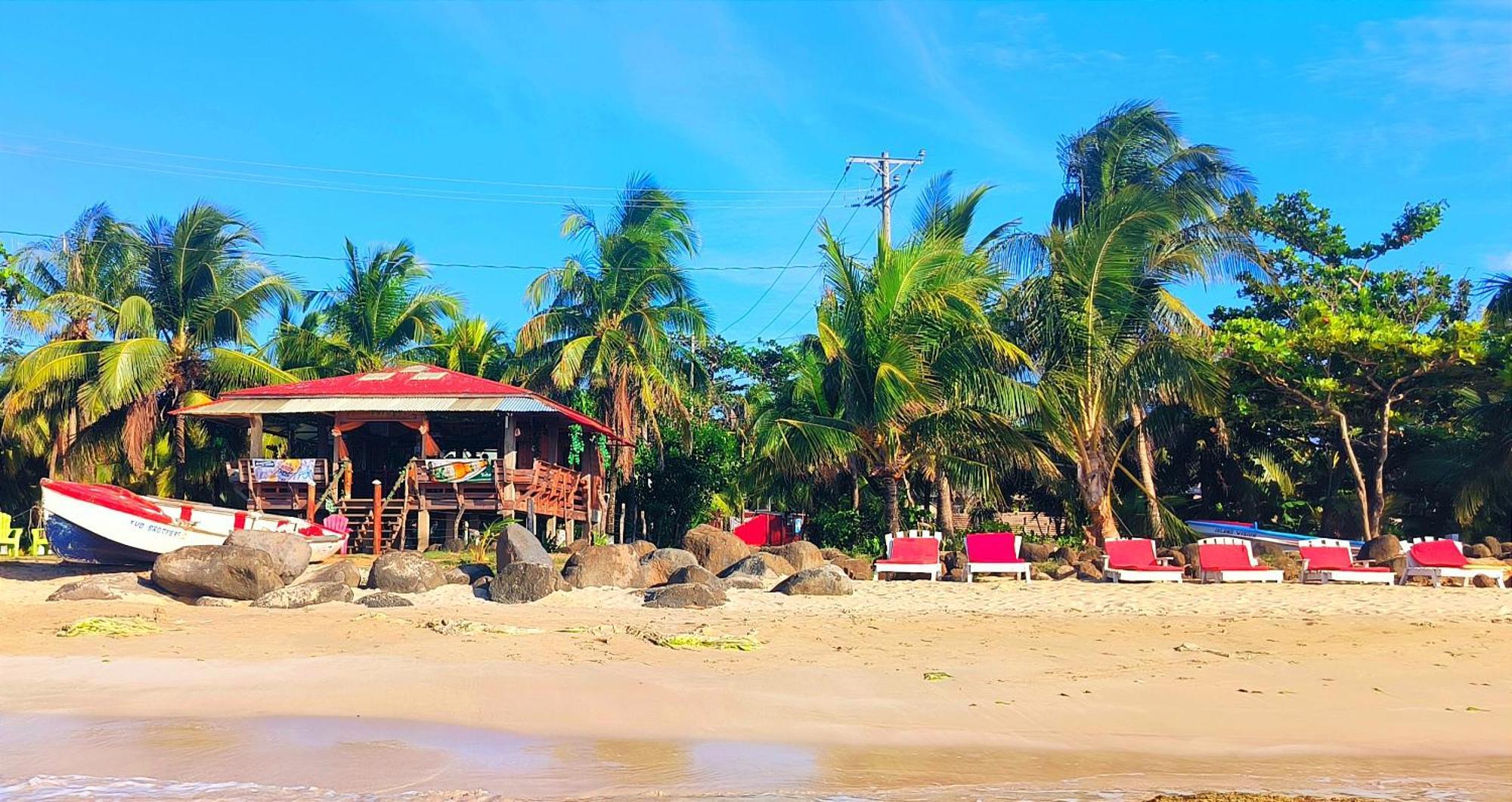 Paraiso Beach Hotel Brig Bay Esterno foto