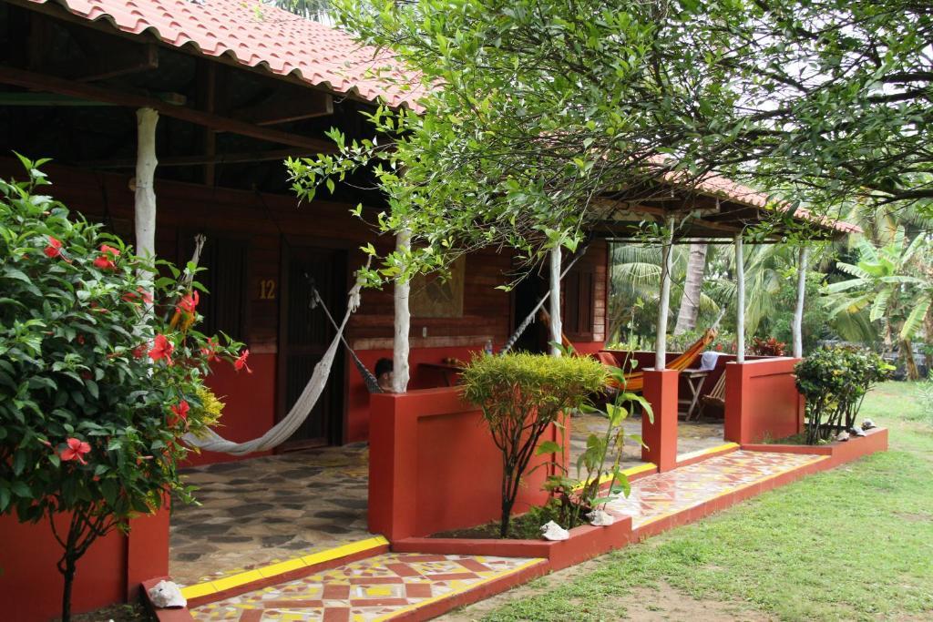 Paraiso Beach Hotel Brig Bay Esterno foto