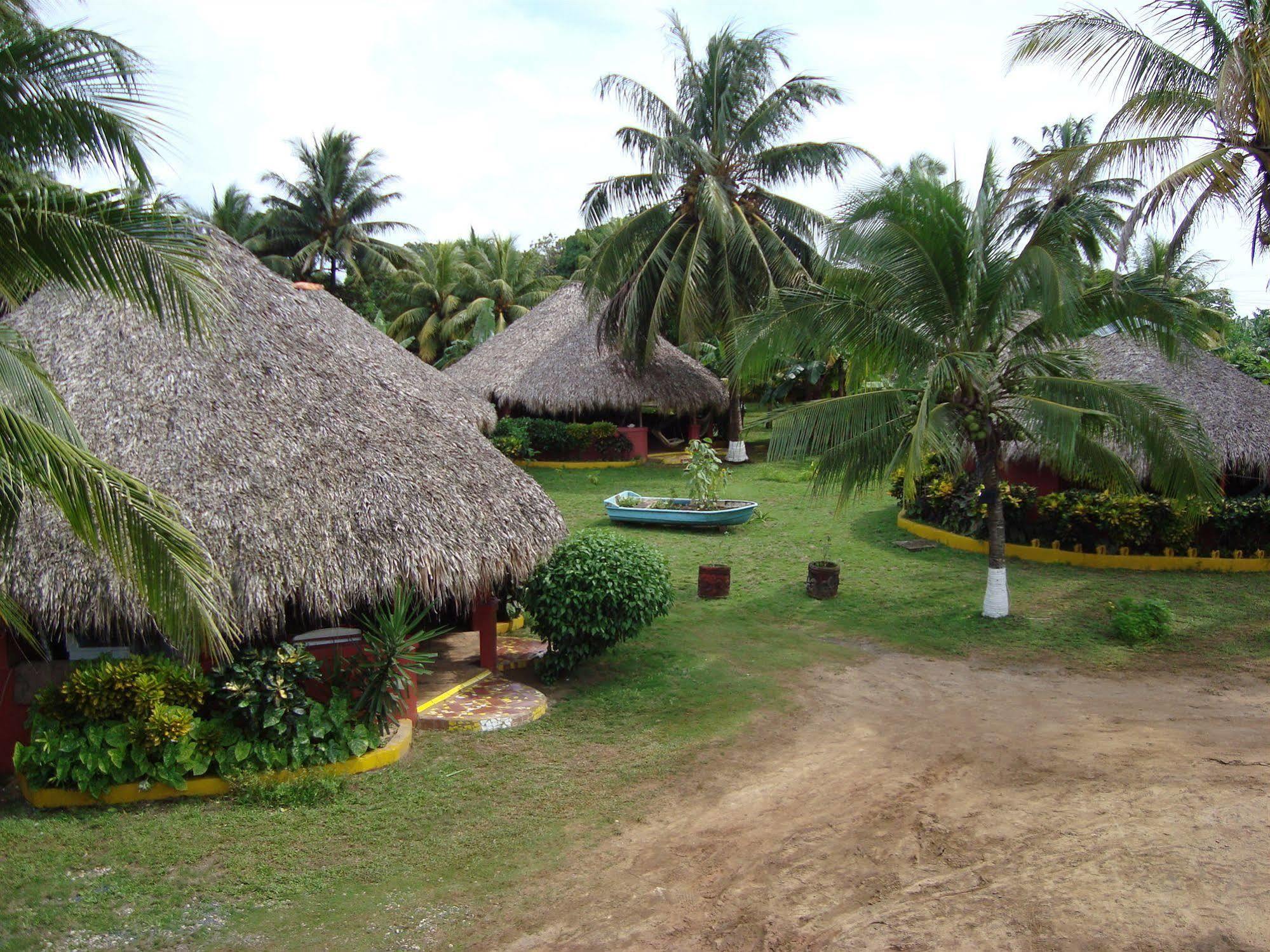 Paraiso Beach Hotel Brig Bay Esterno foto