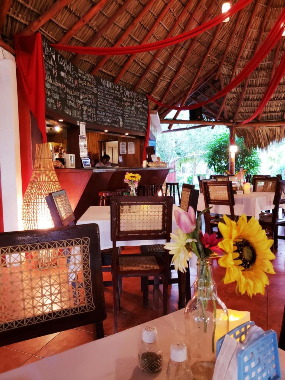 Paraiso Beach Hotel Brig Bay Esterno foto